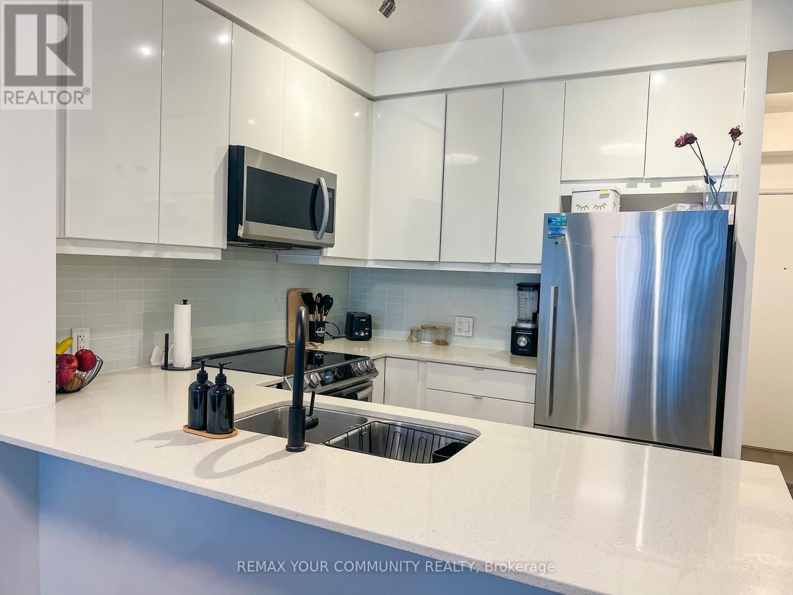 501 - 50 THOMAS RILEY ROAD Image 6