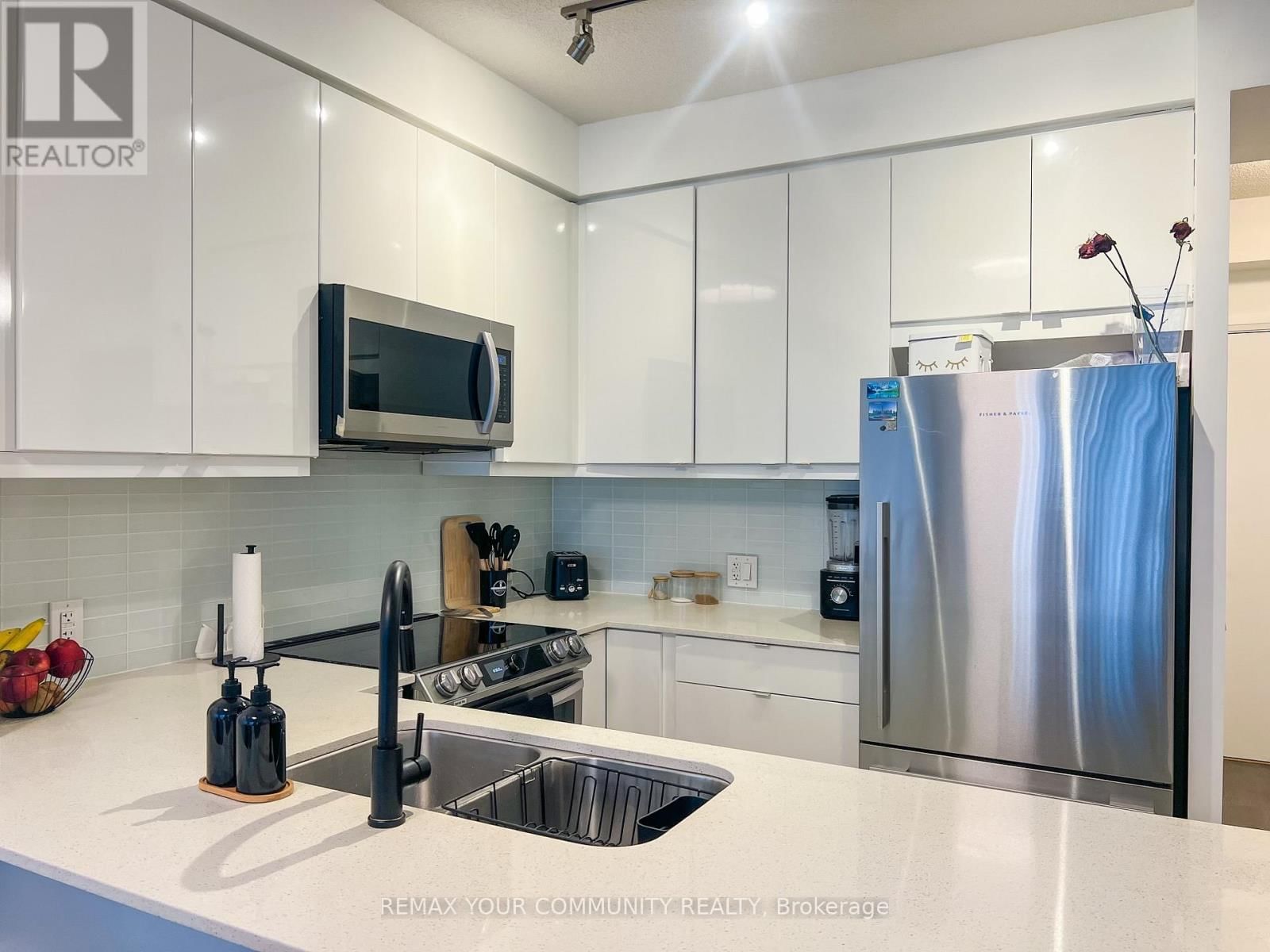 501 - 50 THOMAS RILEY ROAD Image 8