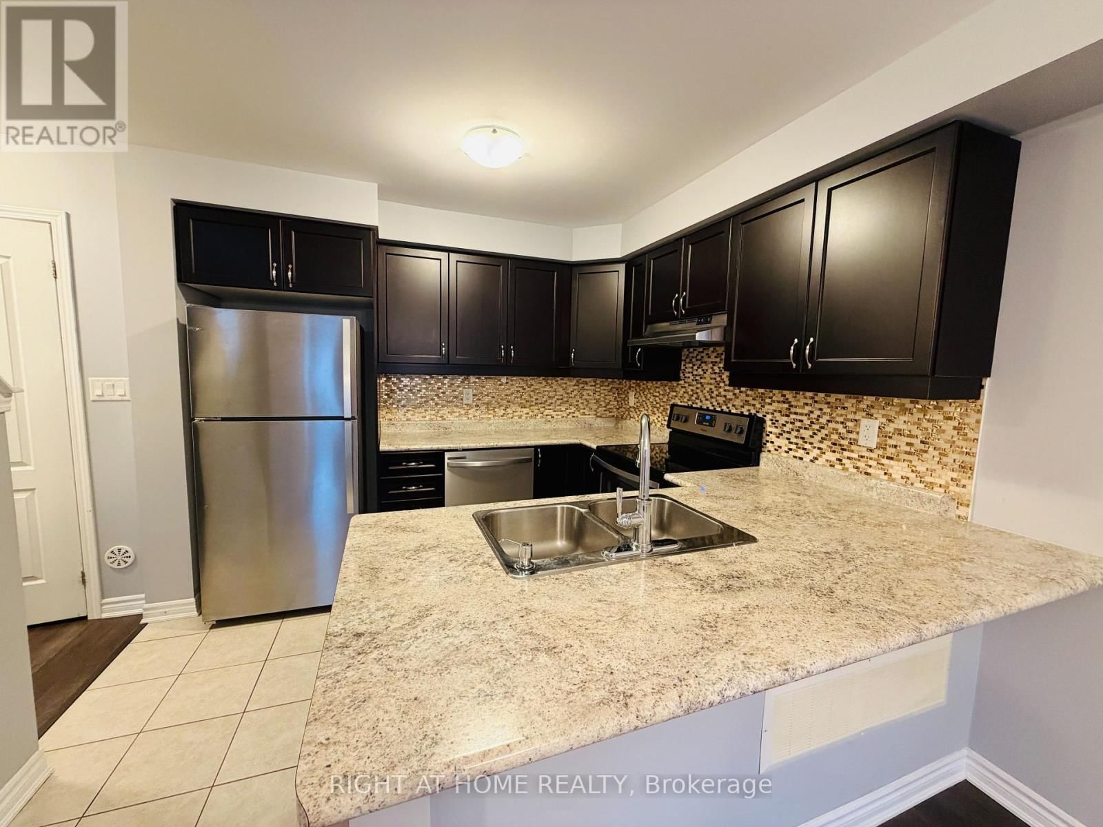 1633 LEBLANC COURT Image 8