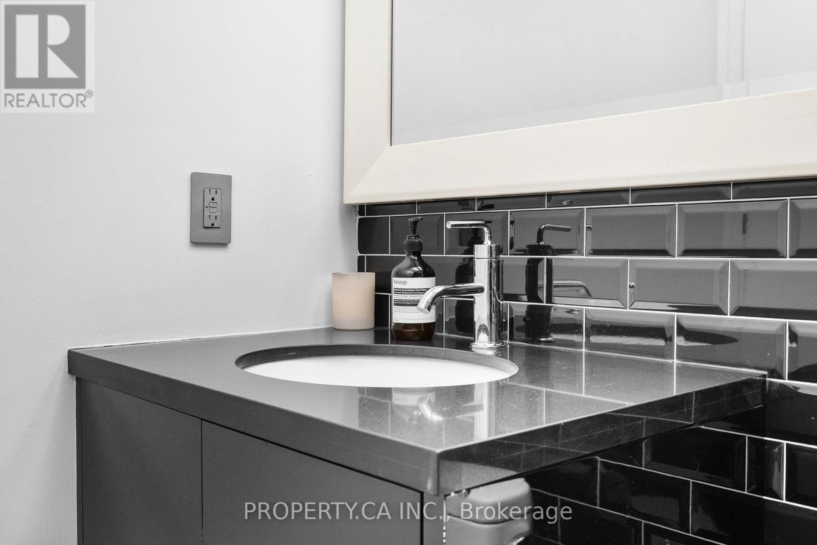 1211 - 90 PARK LAWN ROAD Image 24