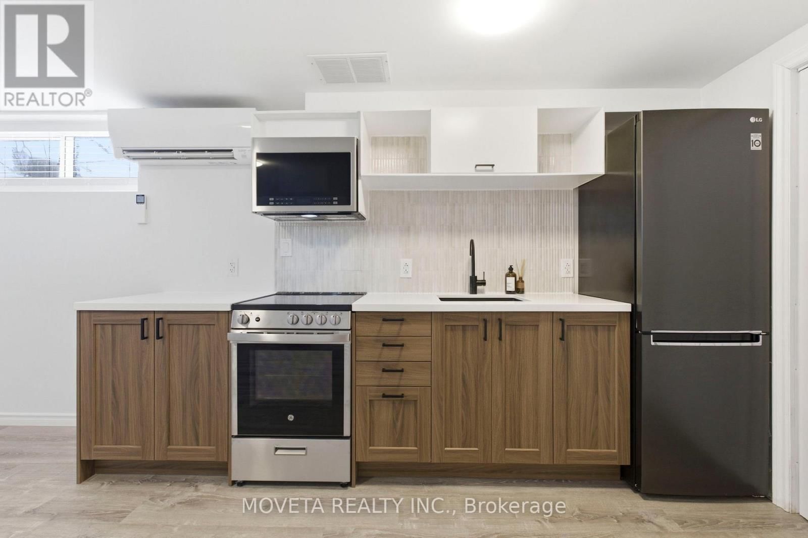 438 SILVERTHORN AVENUE Image 24