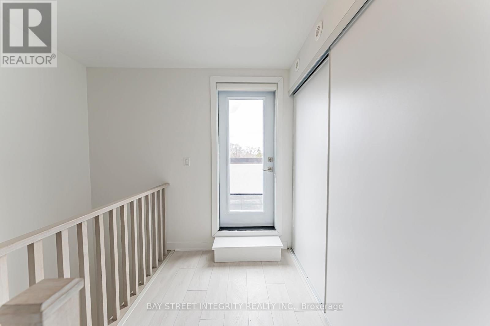 7 - 4045 HICKORY DRIVE Image 40