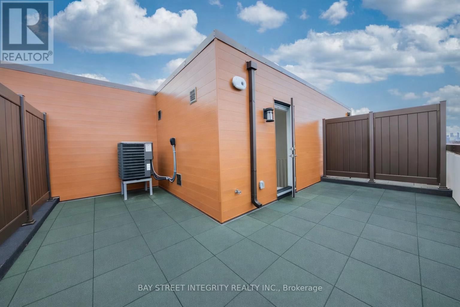 7 - 4045 HICKORY DRIVE Image 41