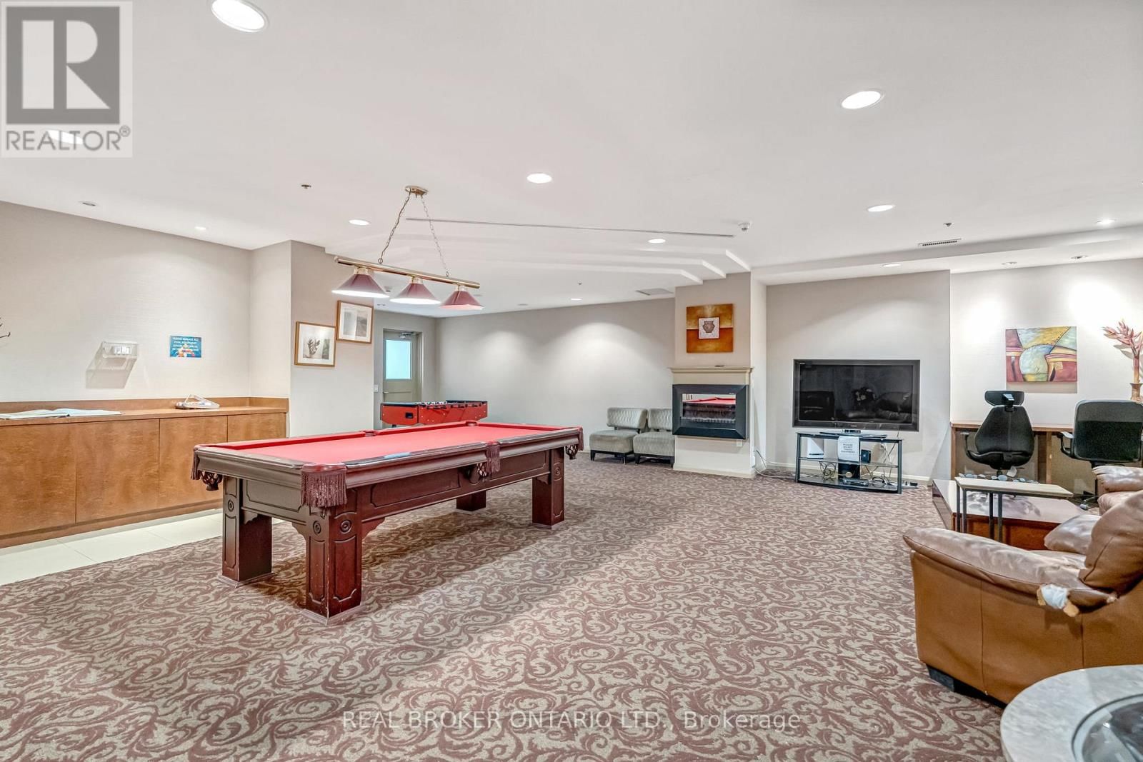 904 - 220 FORUM DRIVE Image 29