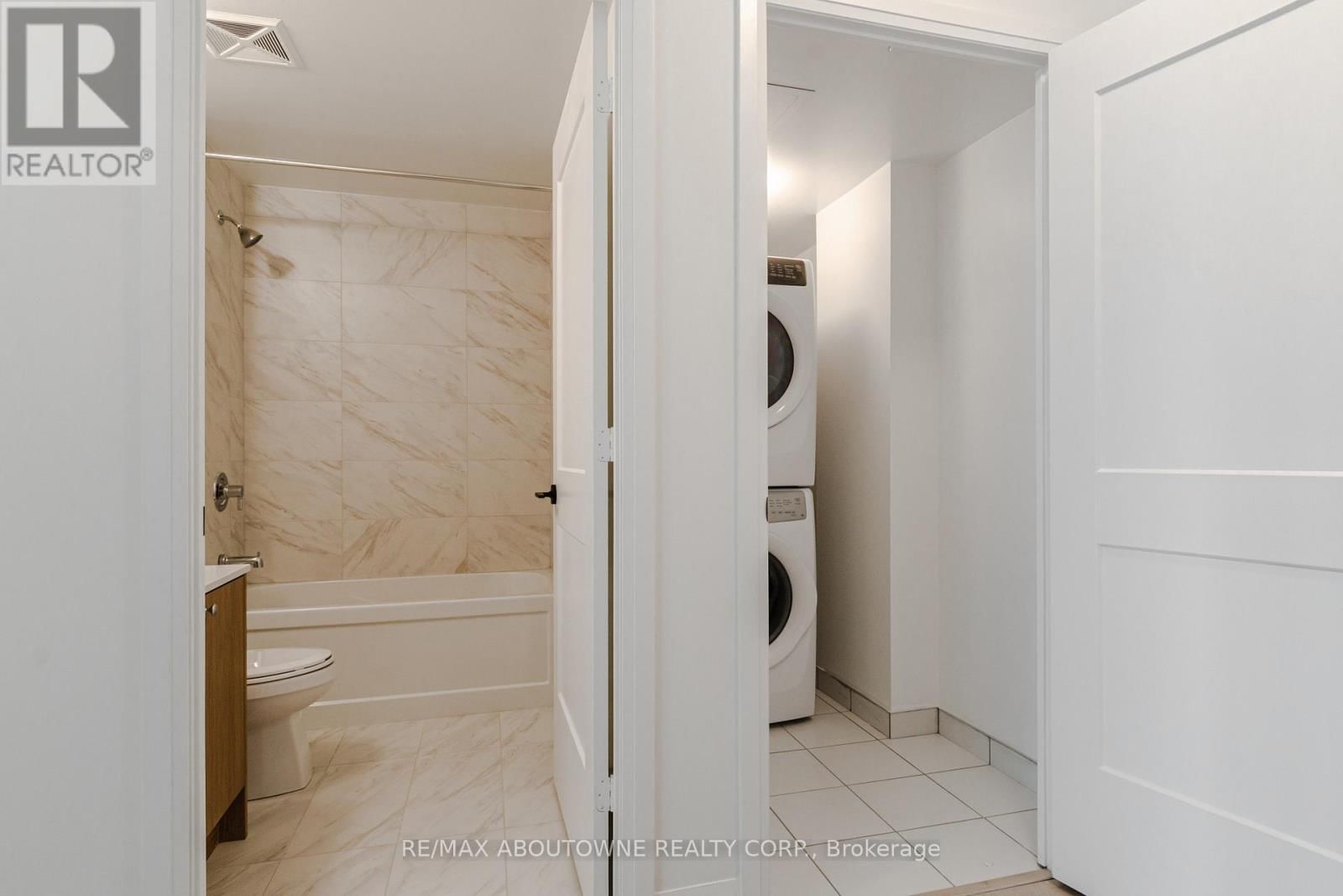 814 - 50 GEORGE BUTCHART DRIVE Image 21