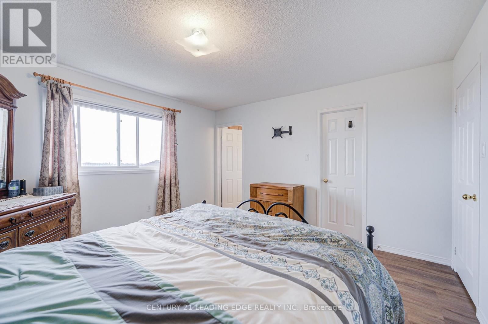 6604 OPERA GLASS CRESCENT Image 23