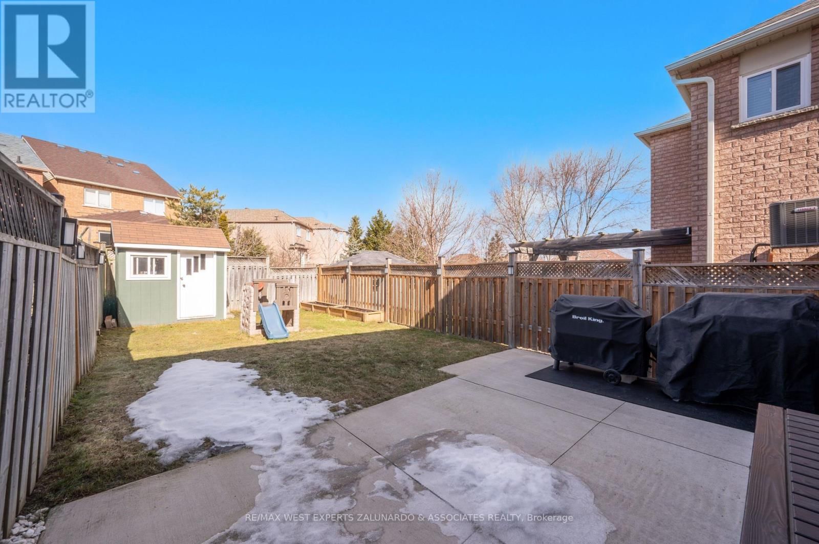 24 MANORWOOD COURT Image 38