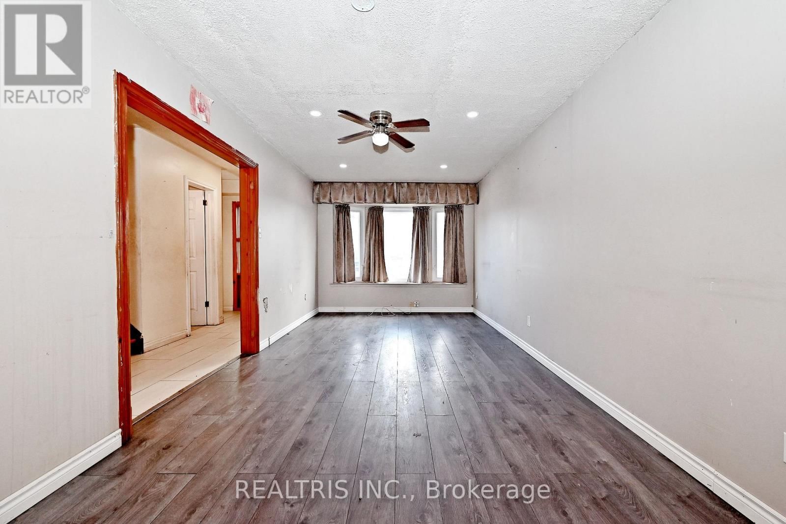 116 SUTHERLAND AVENUE Image 7