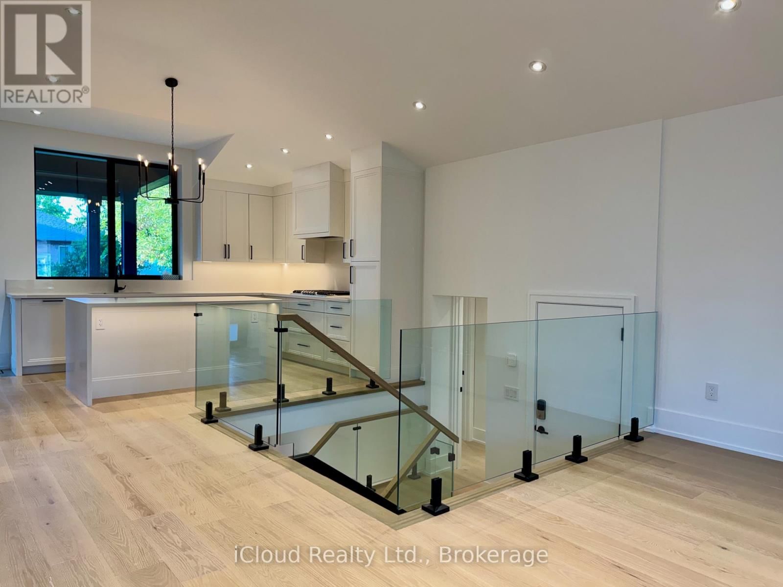 201 TROY STREET Image 11