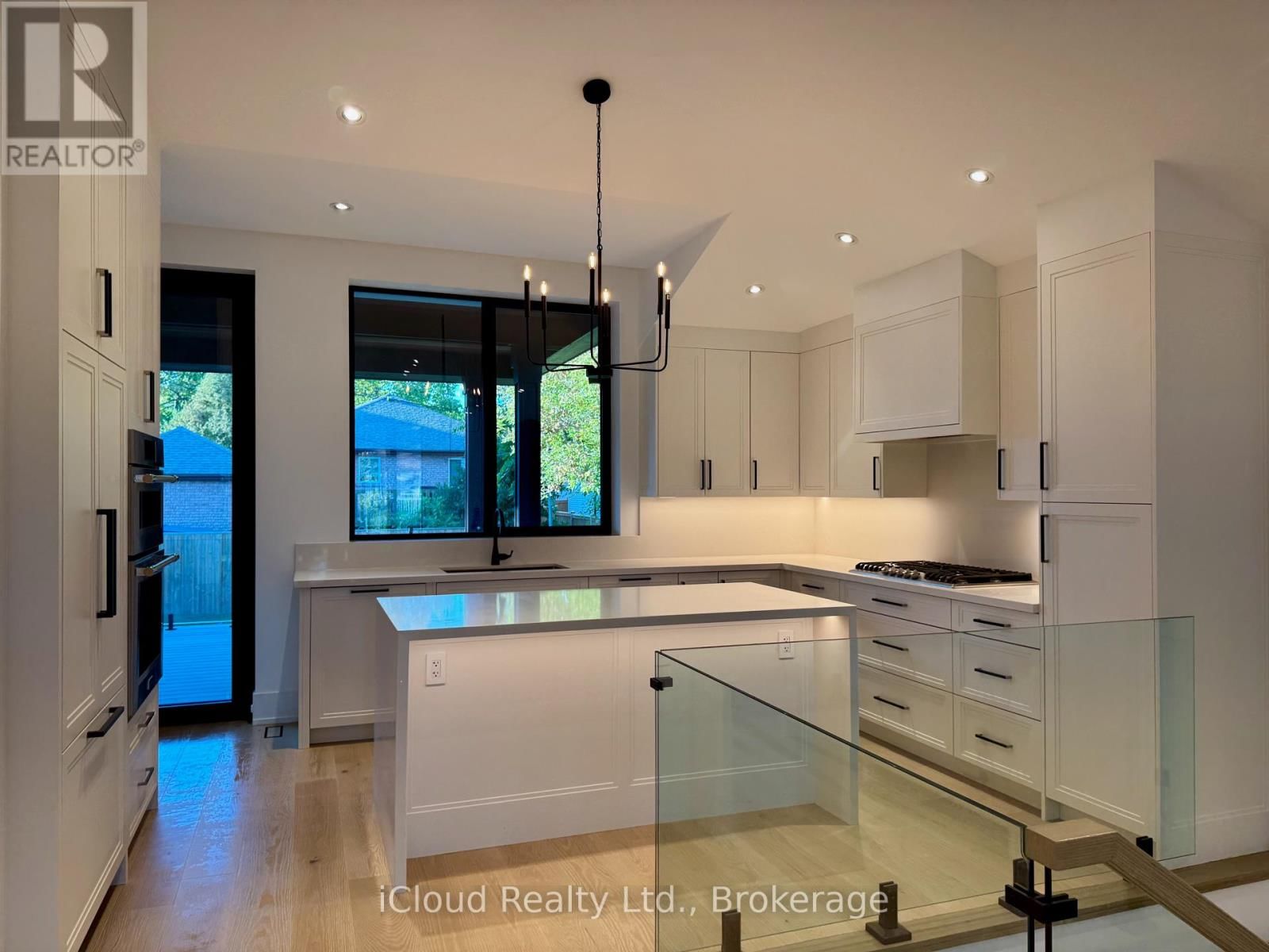 201 TROY STREET Image 12