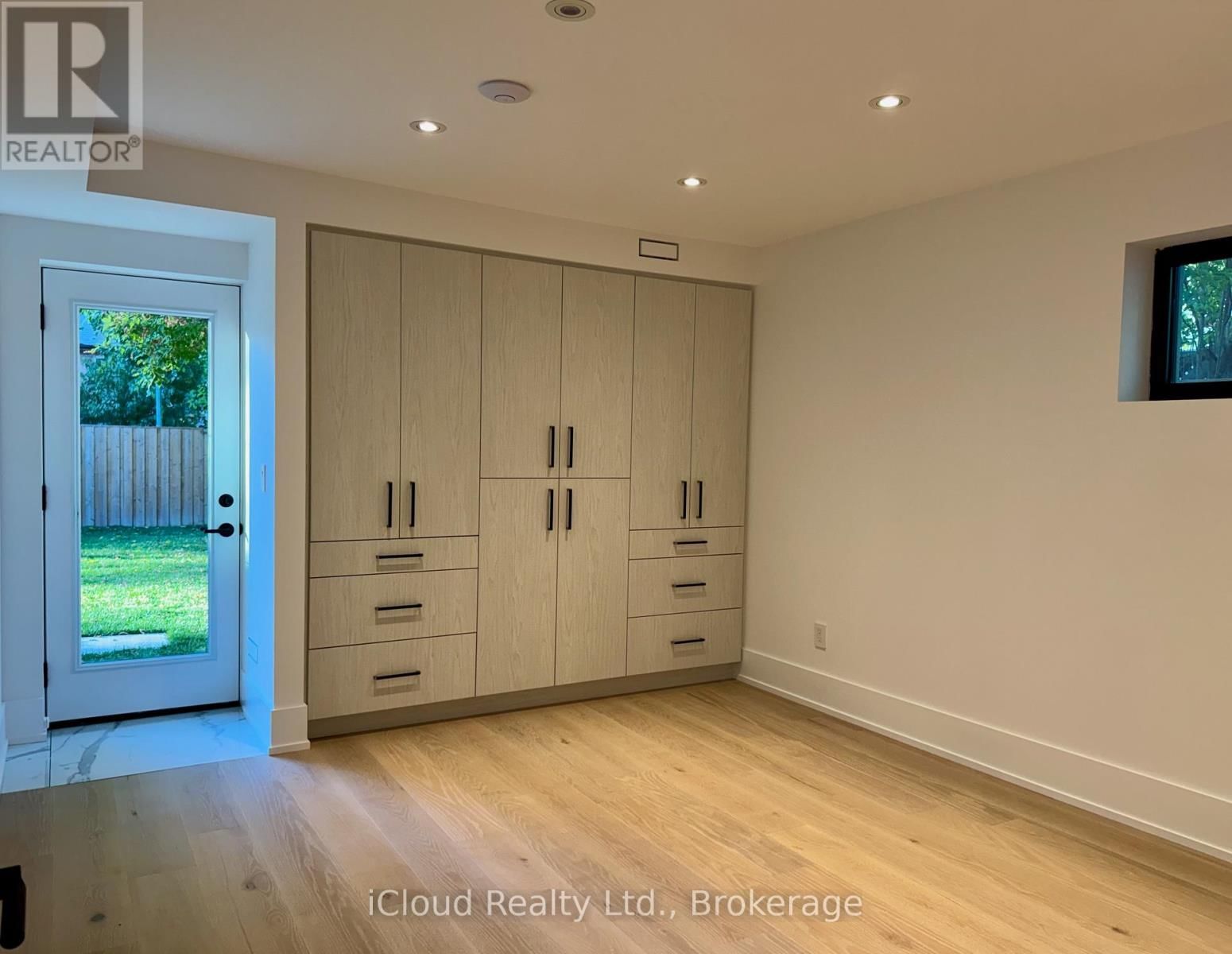 201 TROY STREET Image 29