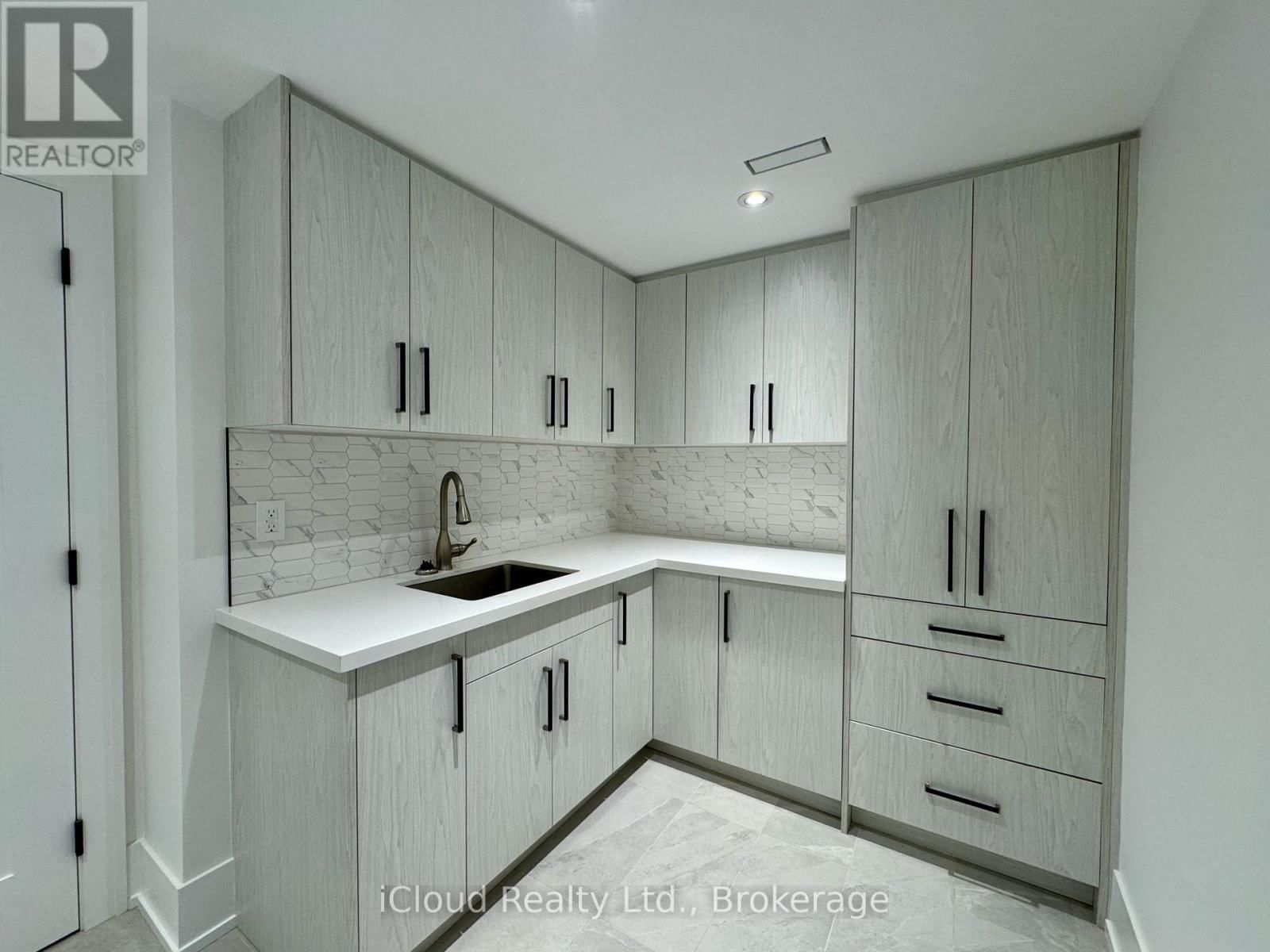 201 TROY STREET Image 37