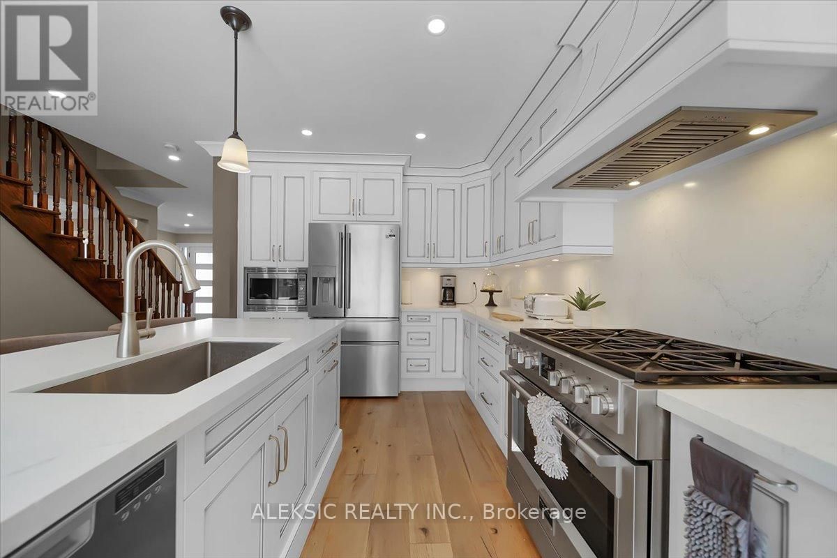 33 HILLPATH CRESCENT Image 1