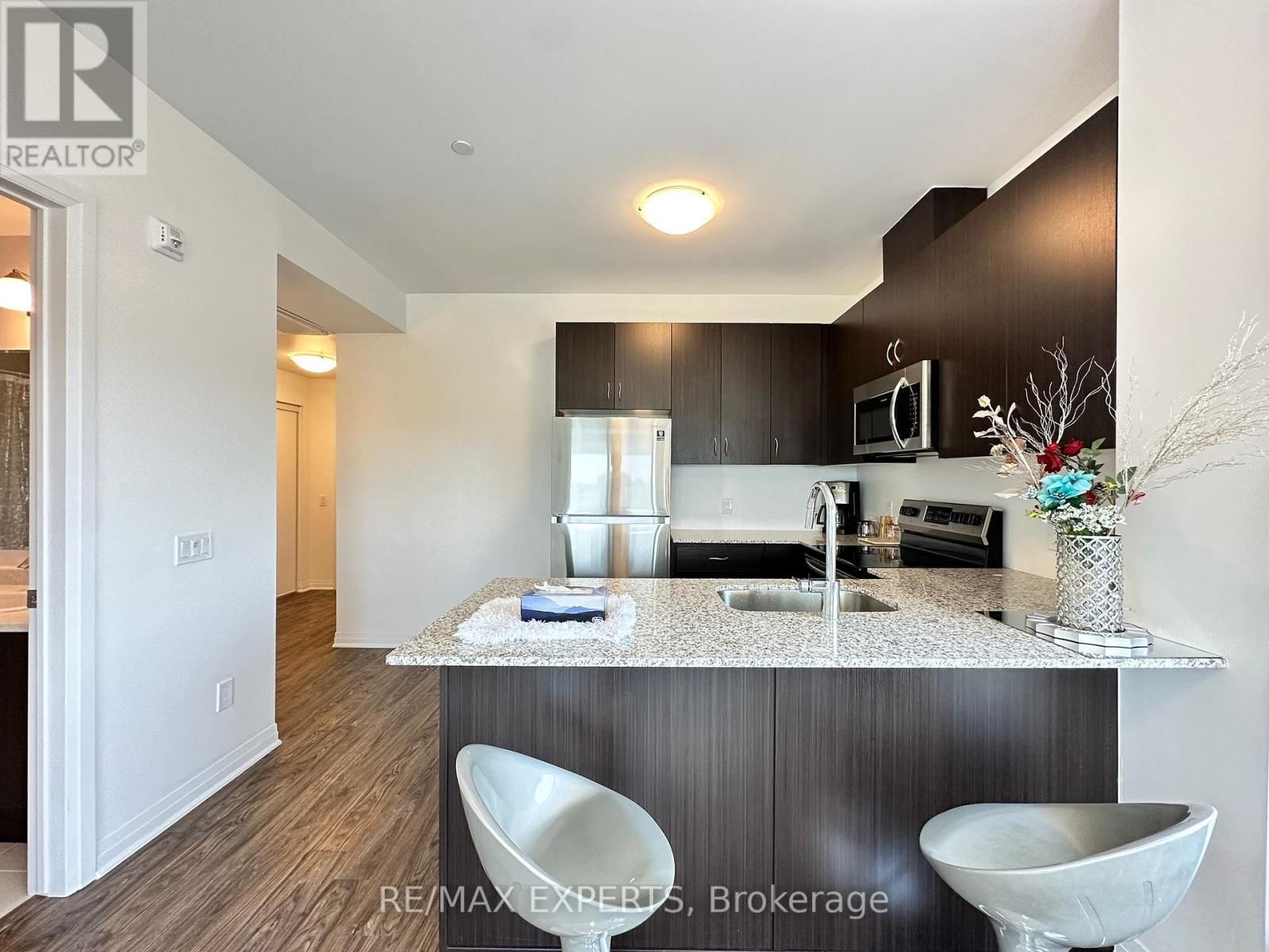 206 - 95 DUNDAS STREET WEST Image 14