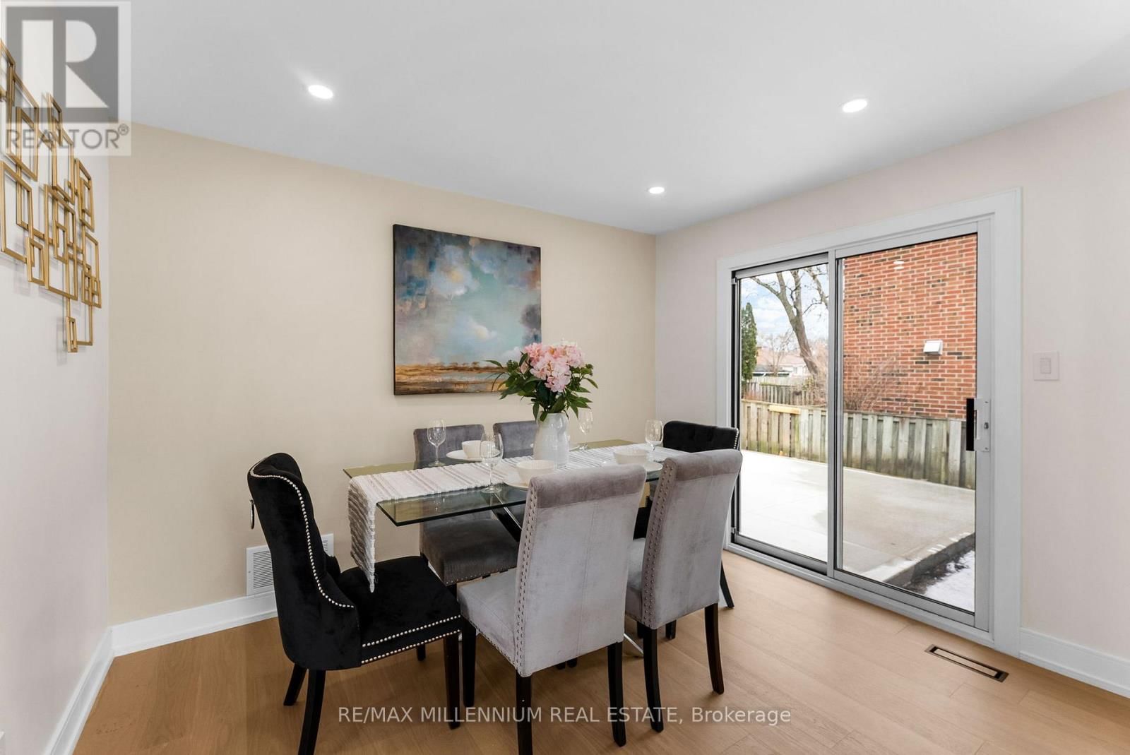 2437 CHILSWORTHY AVENUE Image 10