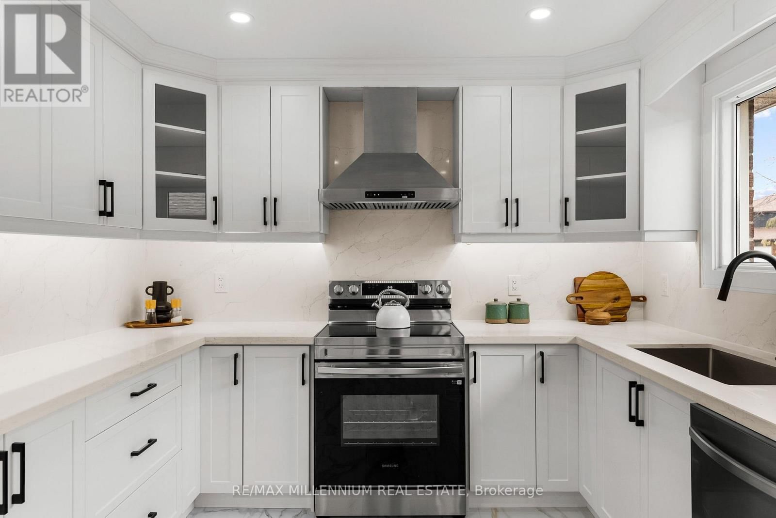 2437 CHILSWORTHY AVENUE Image 16