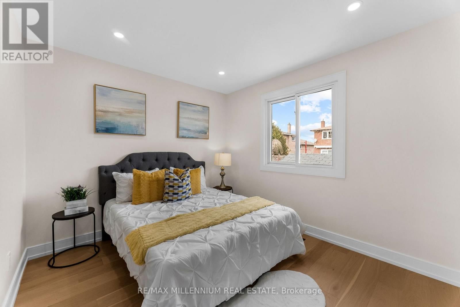 2437 CHILSWORTHY AVENUE Image 22