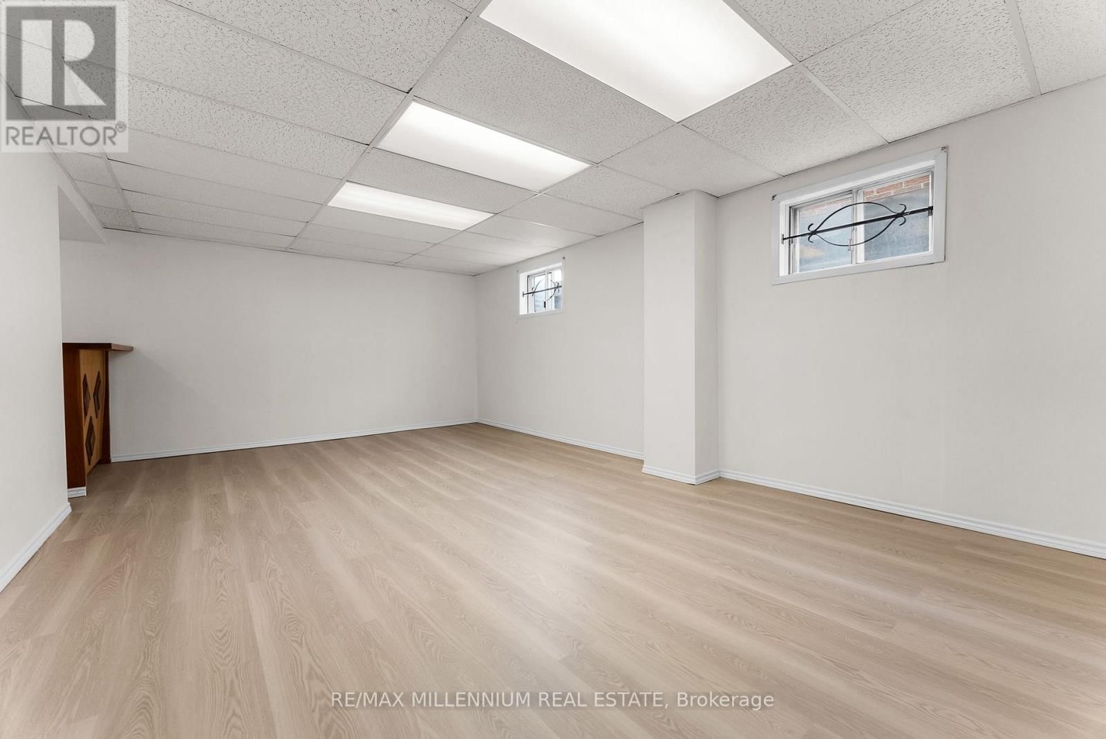 2437 CHILSWORTHY AVENUE Image 36