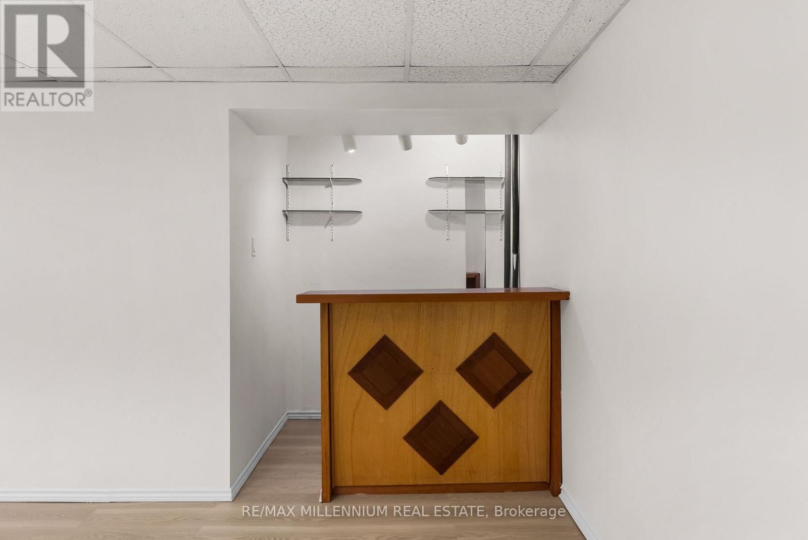 2437 CHILSWORTHY AVENUE Image 38