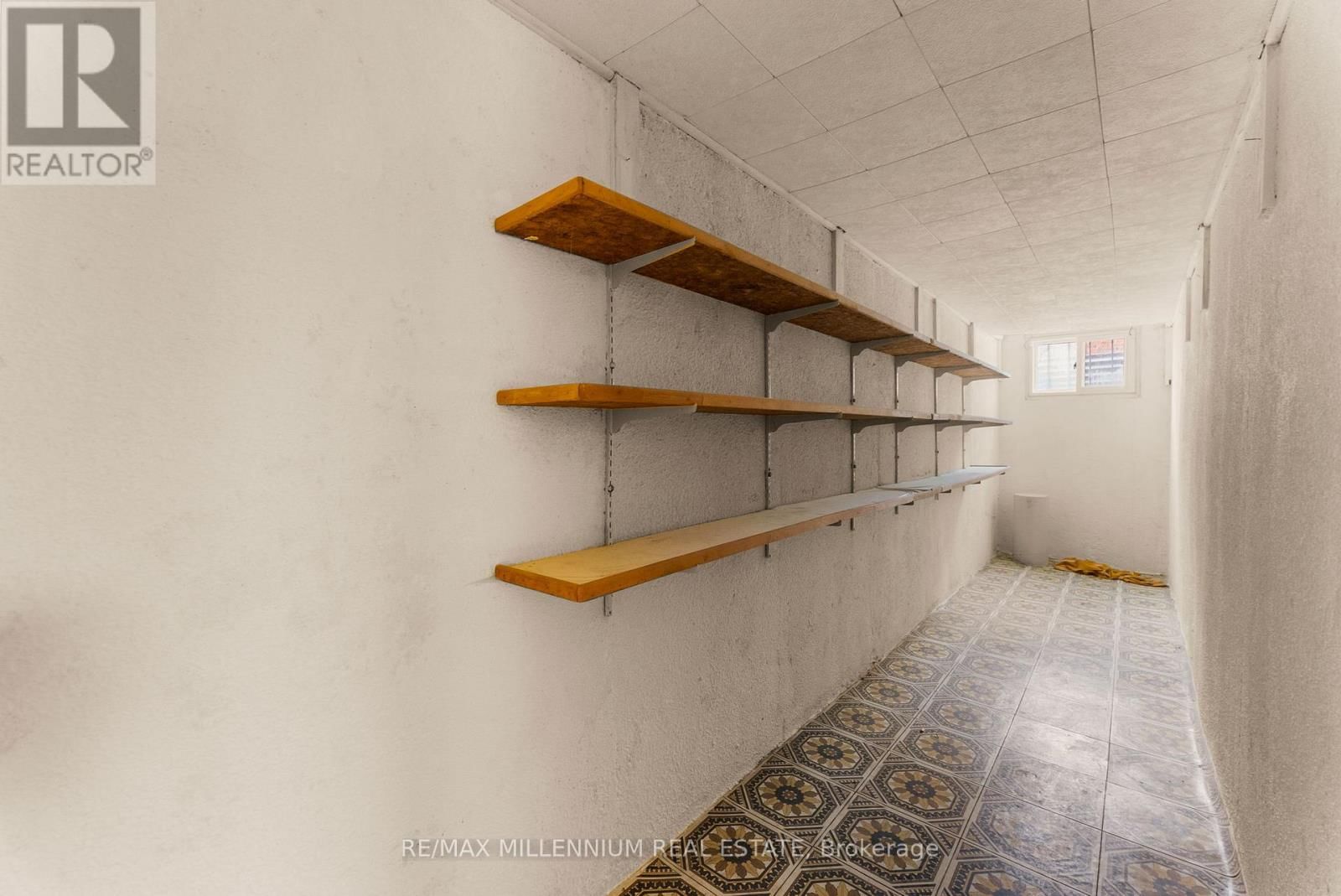 2437 CHILSWORTHY AVENUE Image 40