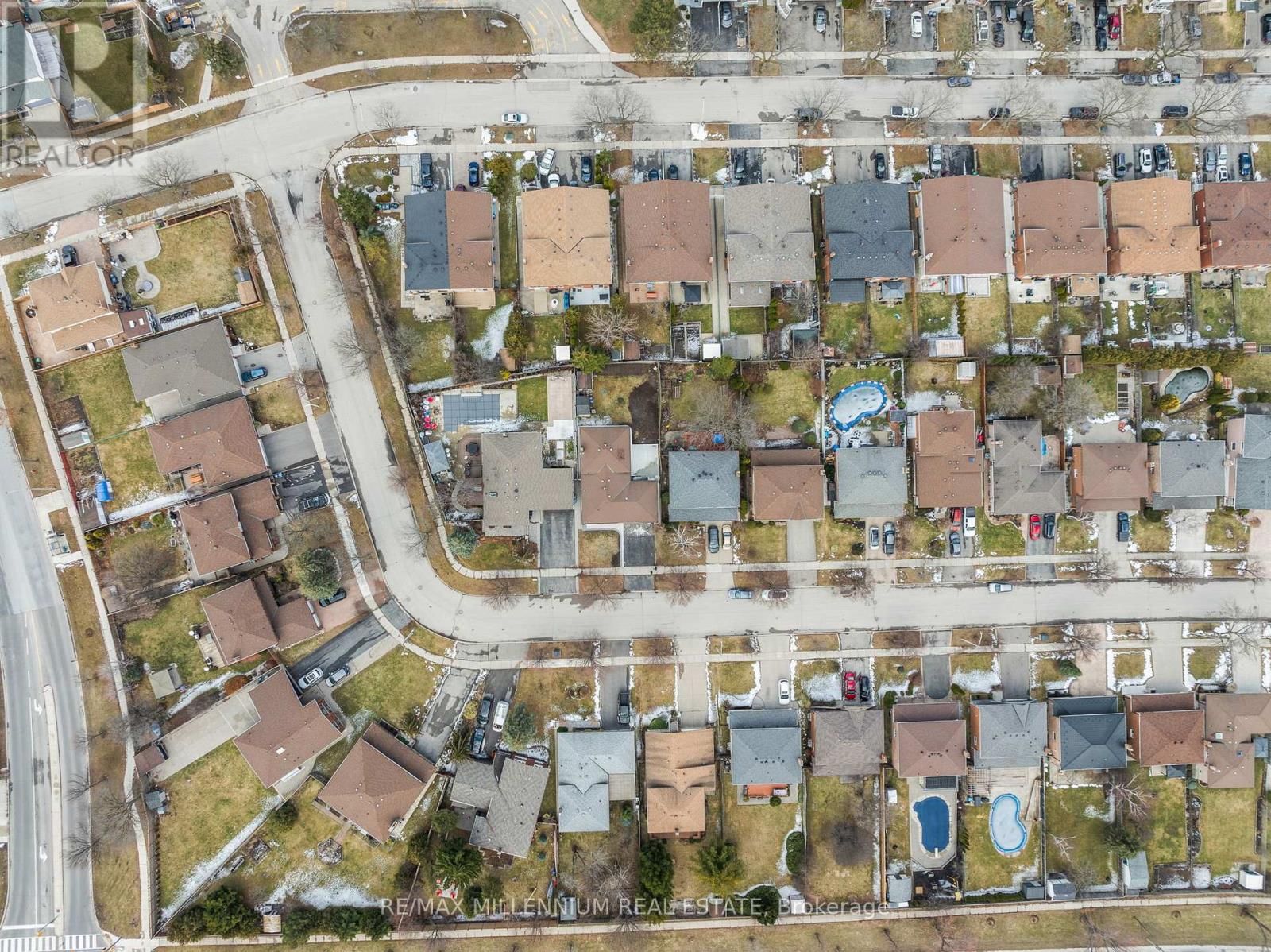 2437 CHILSWORTHY AVENUE Image 47