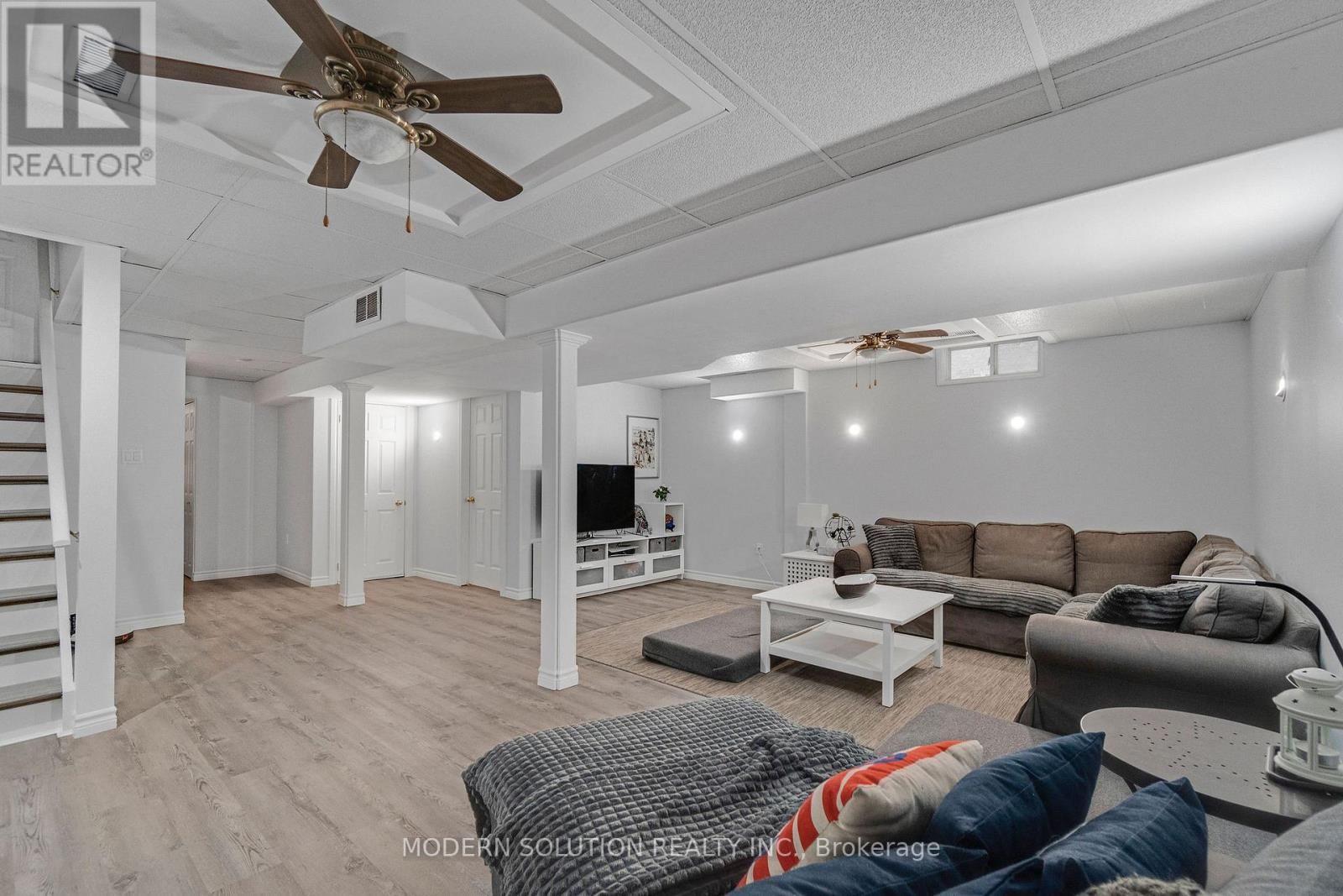 2312 FOXFIELD ROAD Image 32