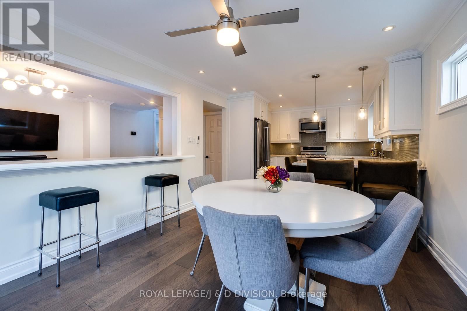 365 LYNN PLACE Image 16