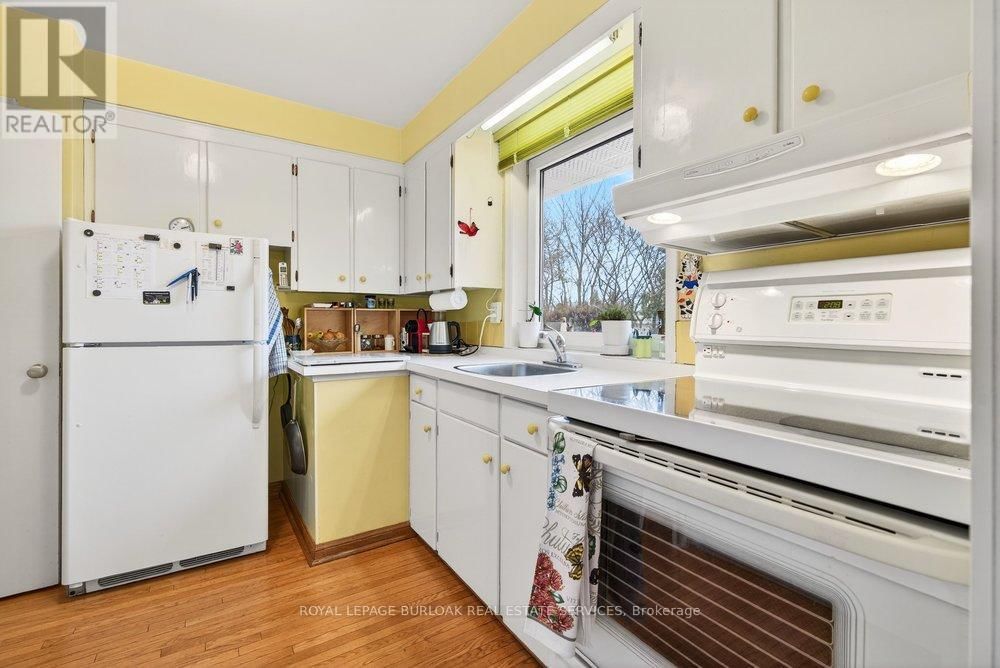 387 WALTON STREET Image 15