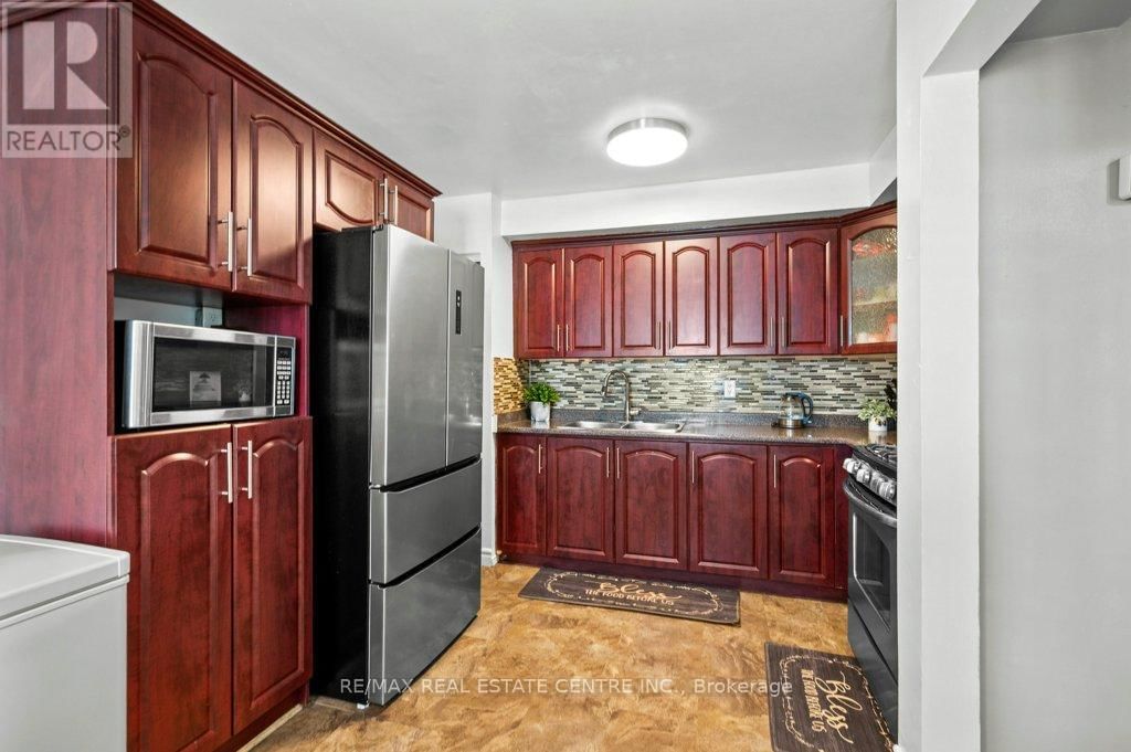 47 - 7255 DOOLEY DRIVE Image 11