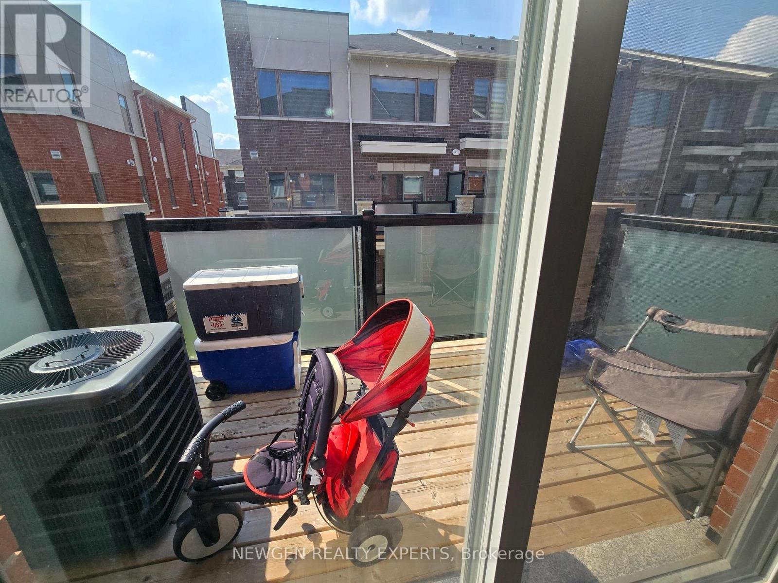 11 - 230 LAGERFELD DRIVE Image 10