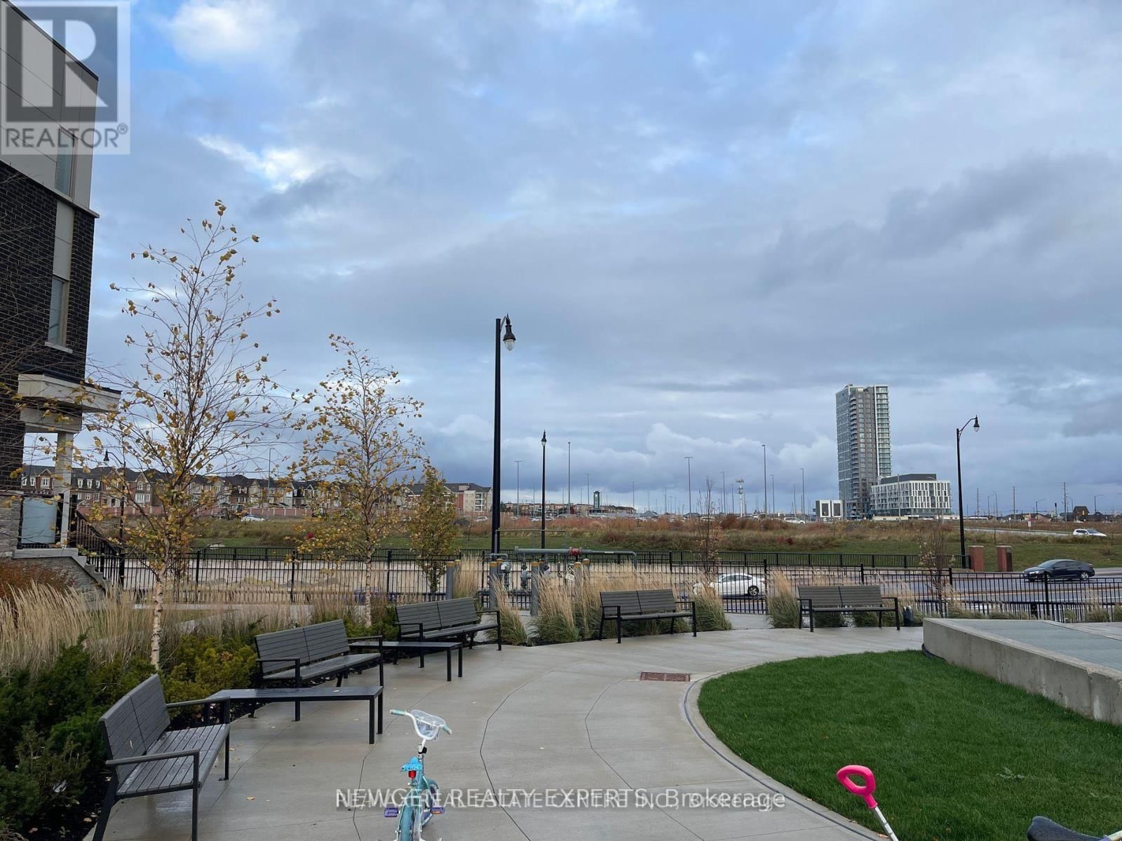 11 - 230 LAGERFELD DRIVE Image 11