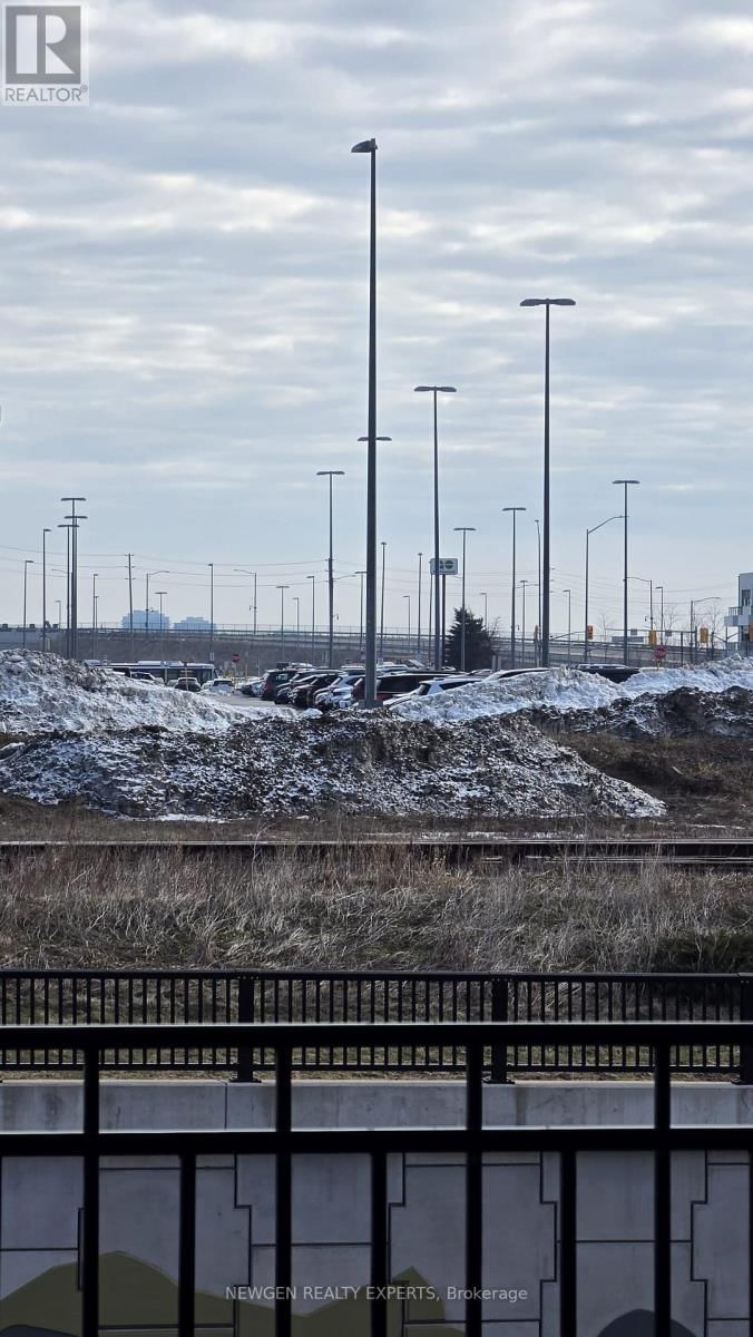 11 - 230 LAGERFELD DRIVE Image 12