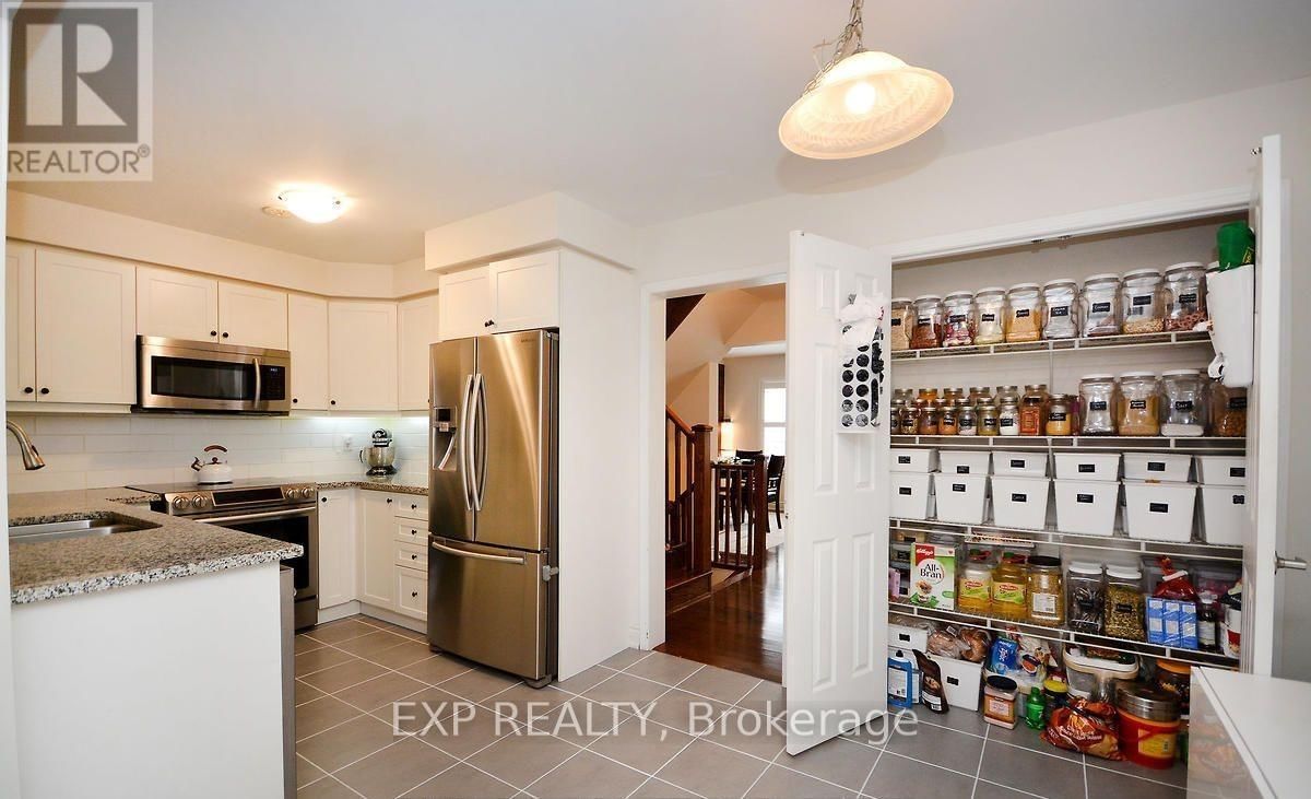 13 COLONEL FRANK CHING CRESCENT Image 15