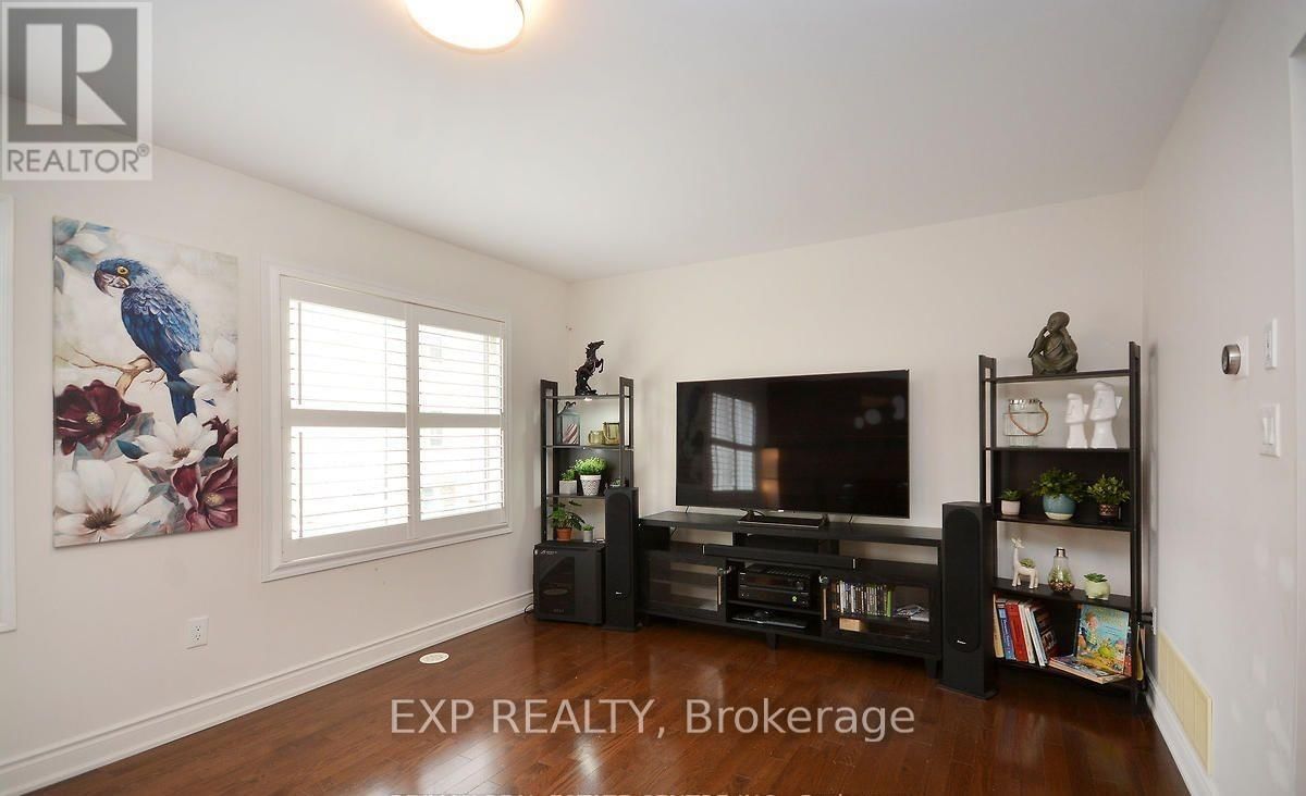 13 COLONEL FRANK CHING CRESCENT Image 20