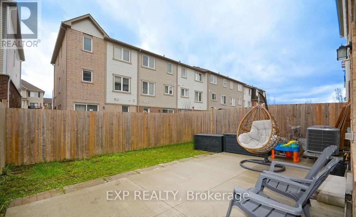 13 COLONEL FRANK CHING CRESCENT Image 38