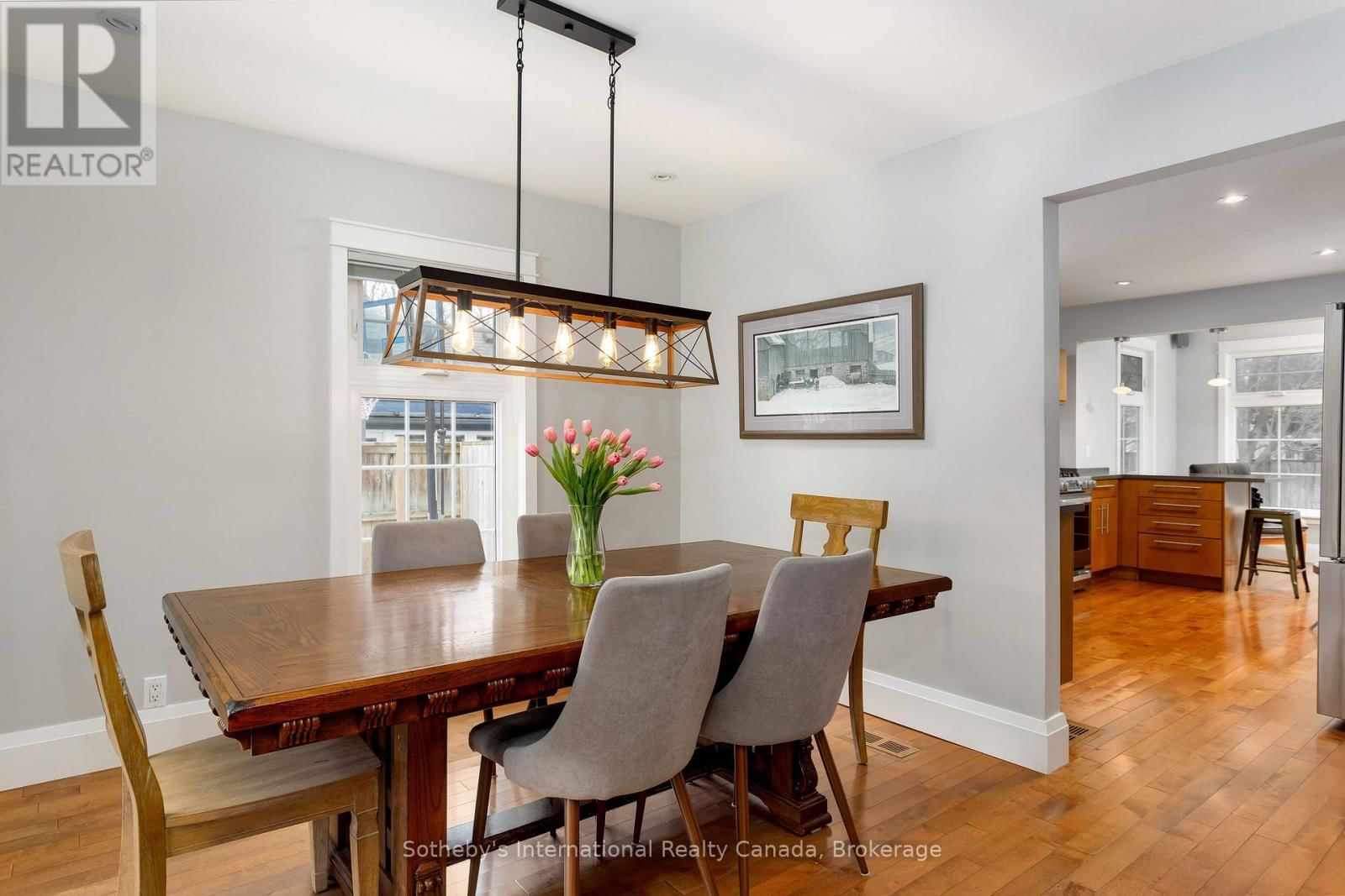 32 ANDERSON STREET Image 10