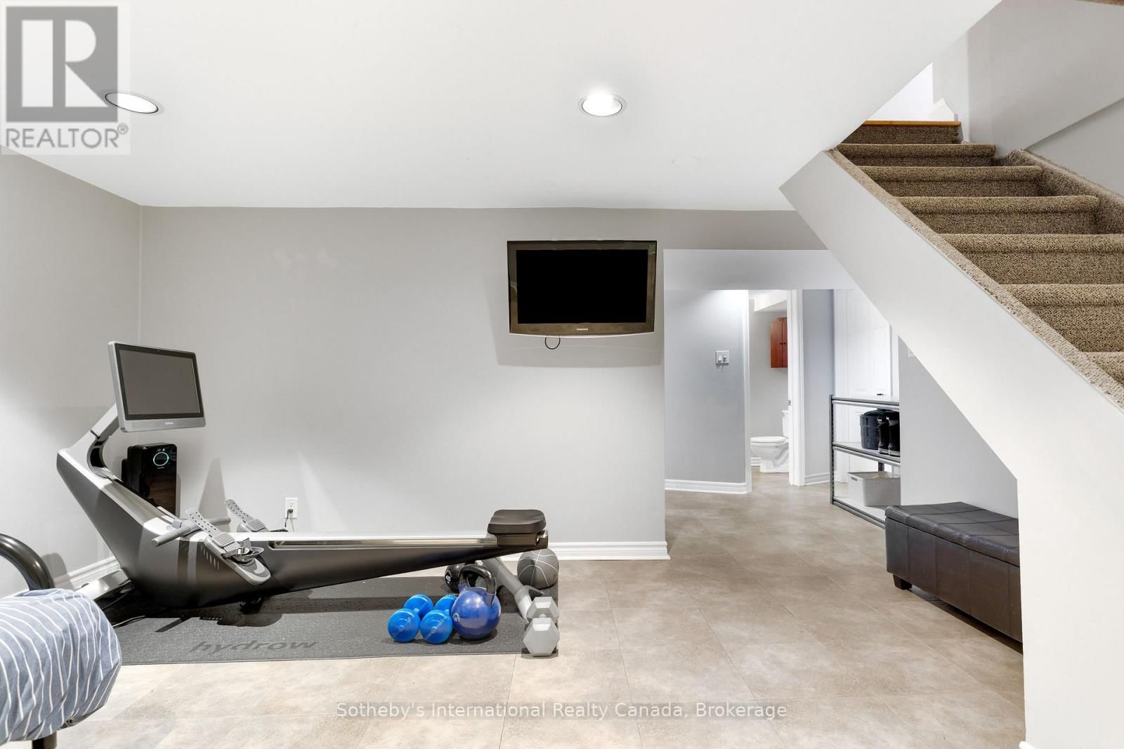 32 ANDERSON STREET Image 31