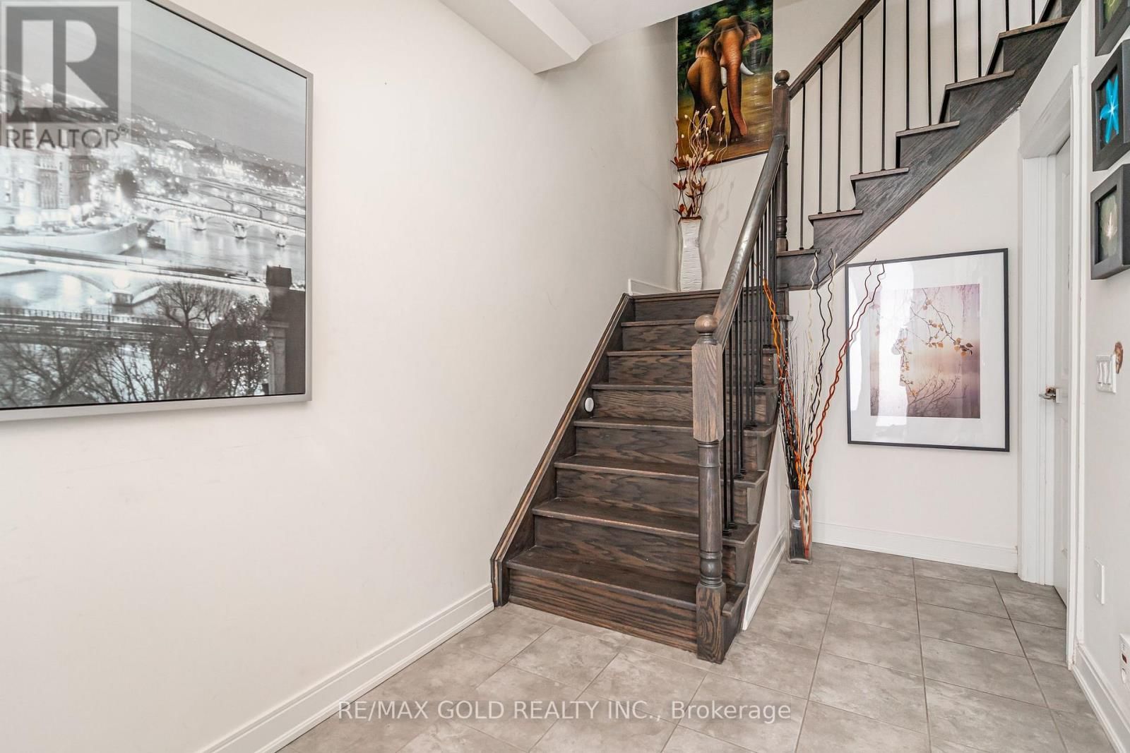 341 VETERANS DRIVE Image 12