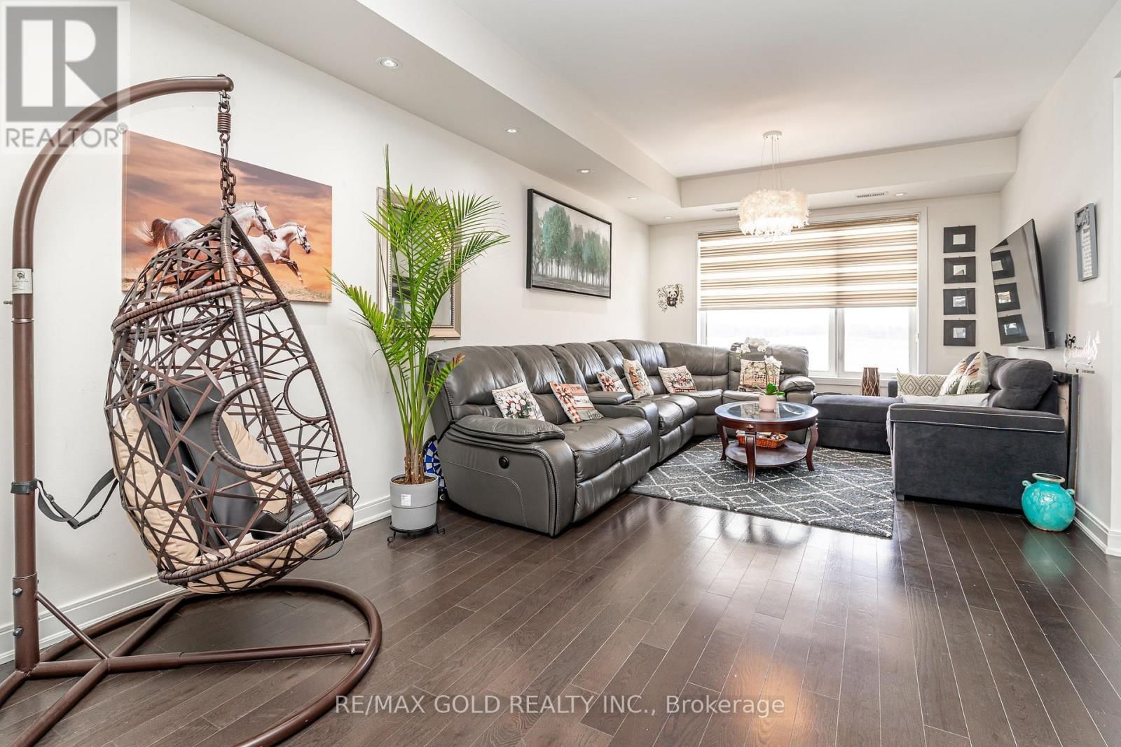 341 VETERANS DRIVE Image 13