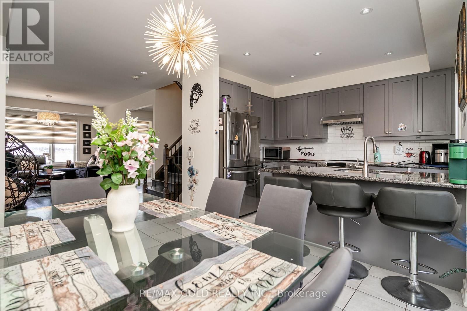 341 VETERANS DRIVE Image 19