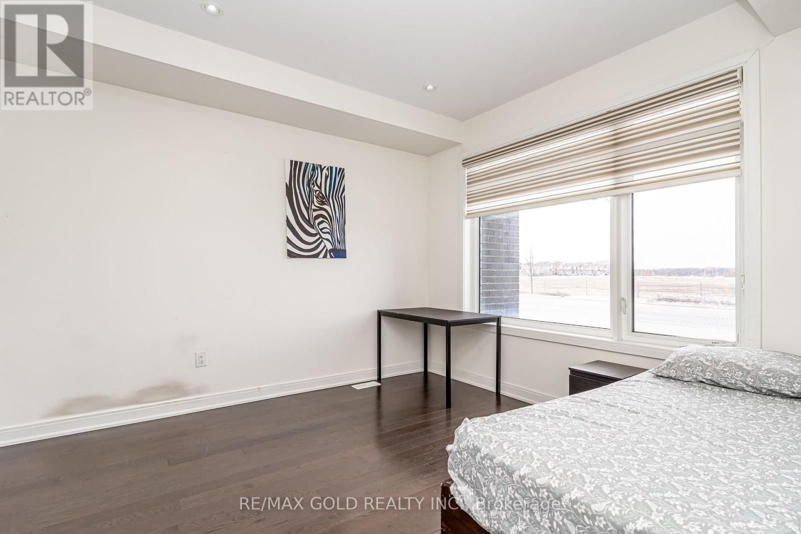 341 VETERANS DRIVE Image 8