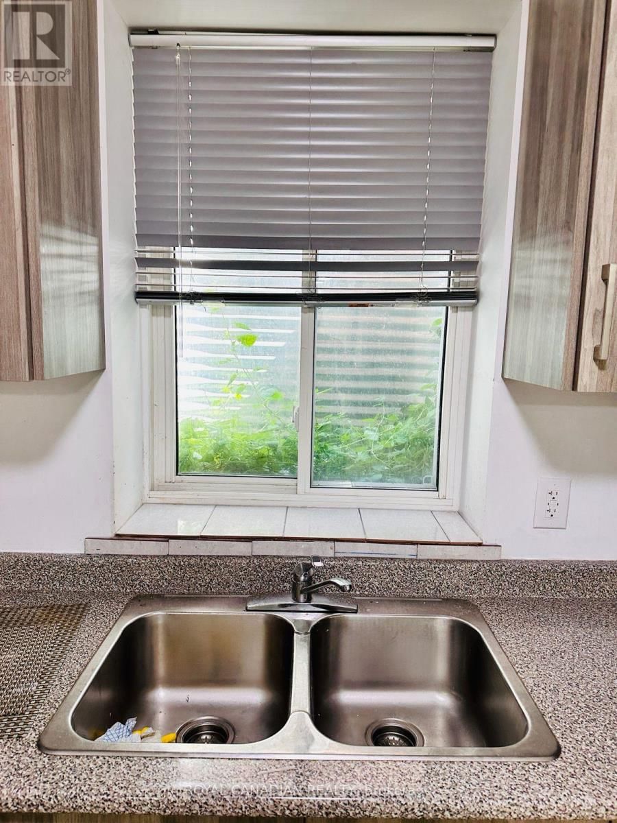 88 OLDE TOWN ROAD Image 38