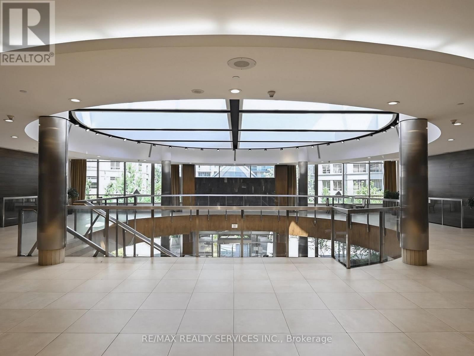 504 - 3880 DUKE OF YORK BOULEVARD Image 5