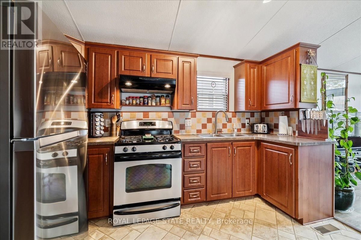 13 Spruce - 4449 MILBUROUGH LINE Image 15