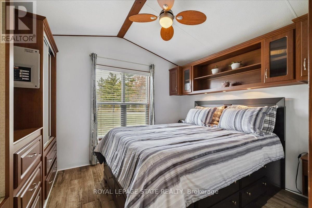 13 Spruce - 4449 MILBUROUGH LINE Image 16