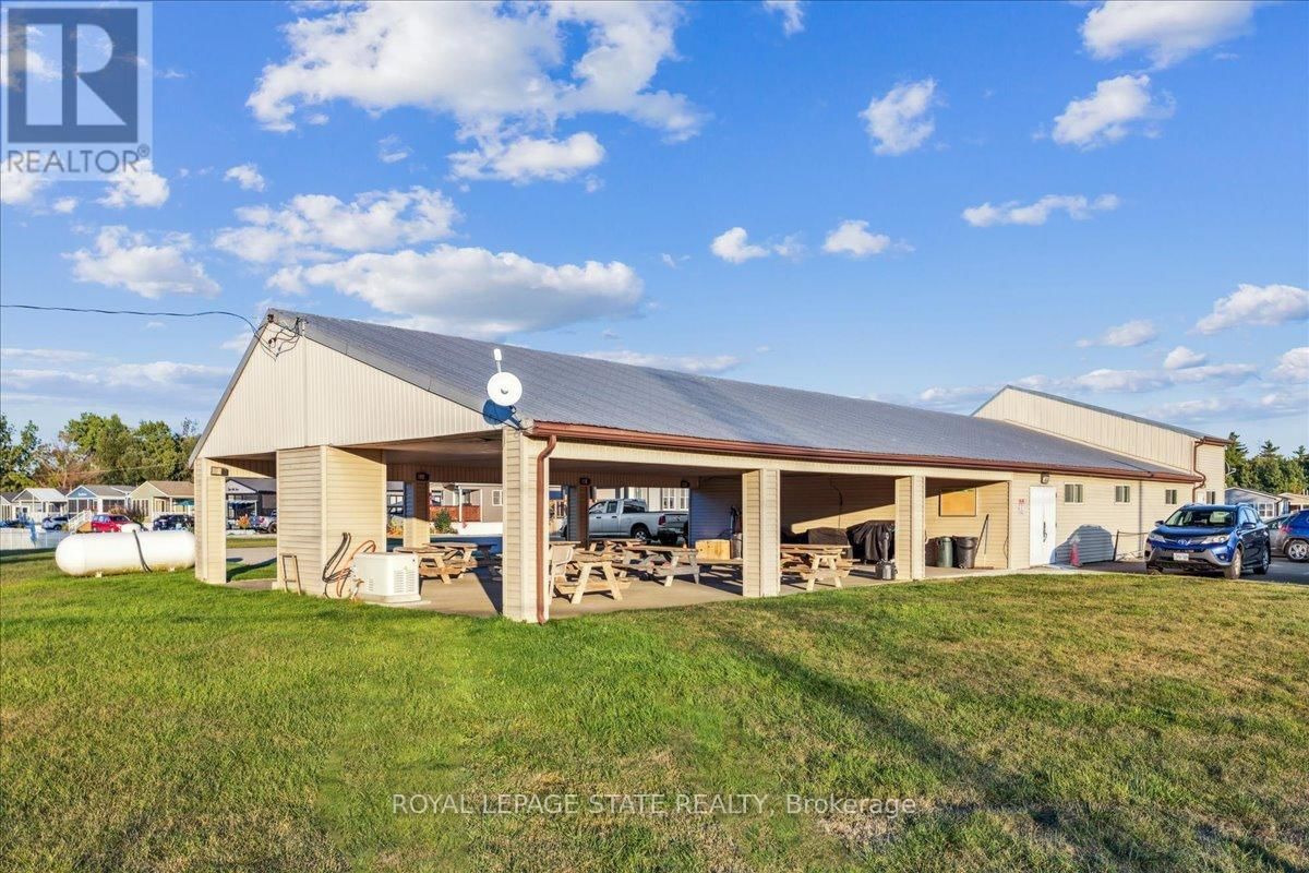 13 Spruce - 4449 MILBUROUGH LINE Image 29