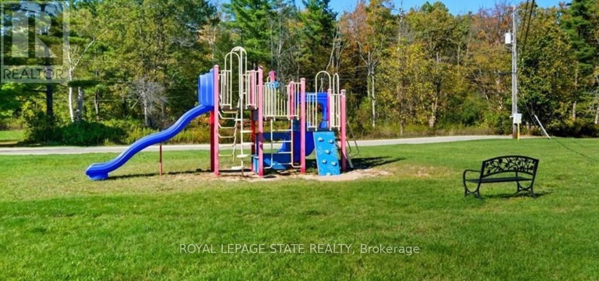 13 Spruce - 4449 MILBUROUGH LINE Image 31