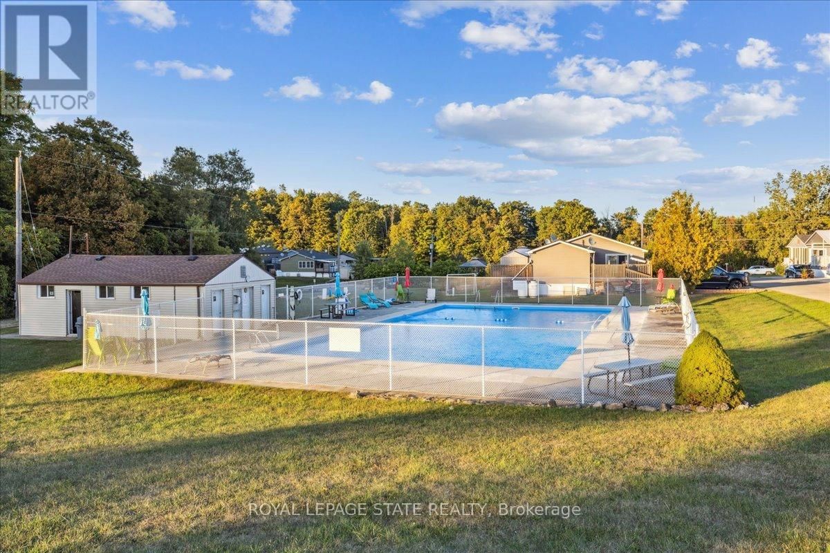 13 Spruce - 4449 MILBUROUGH LINE Image 33