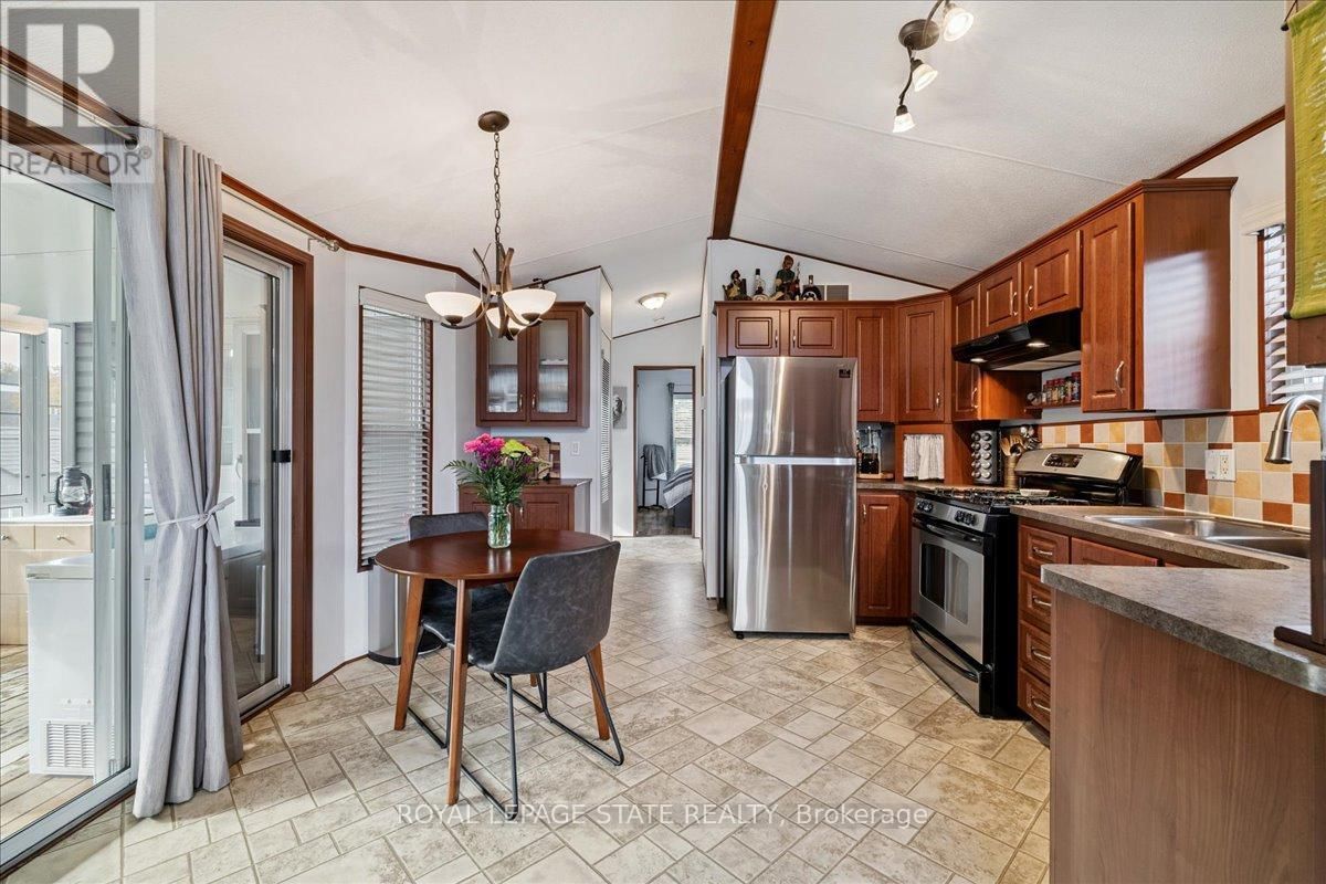 13 Spruce - 4449 MILBUROUGH LINE Image 4