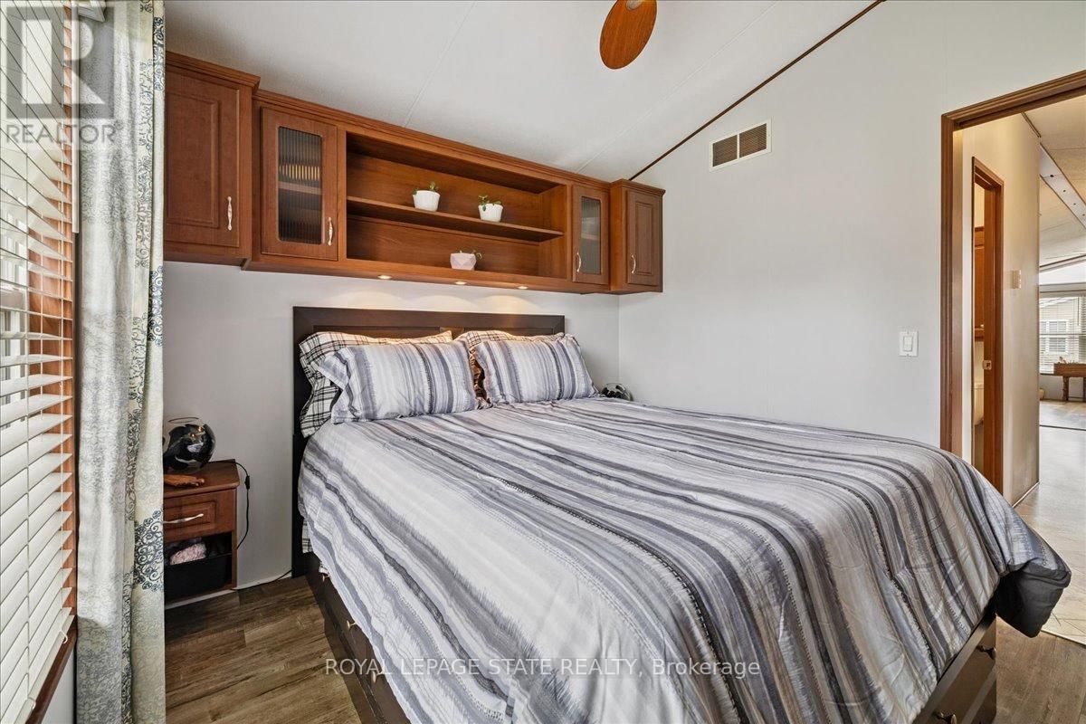 13 Spruce - 4449 MILBUROUGH LINE Image 5